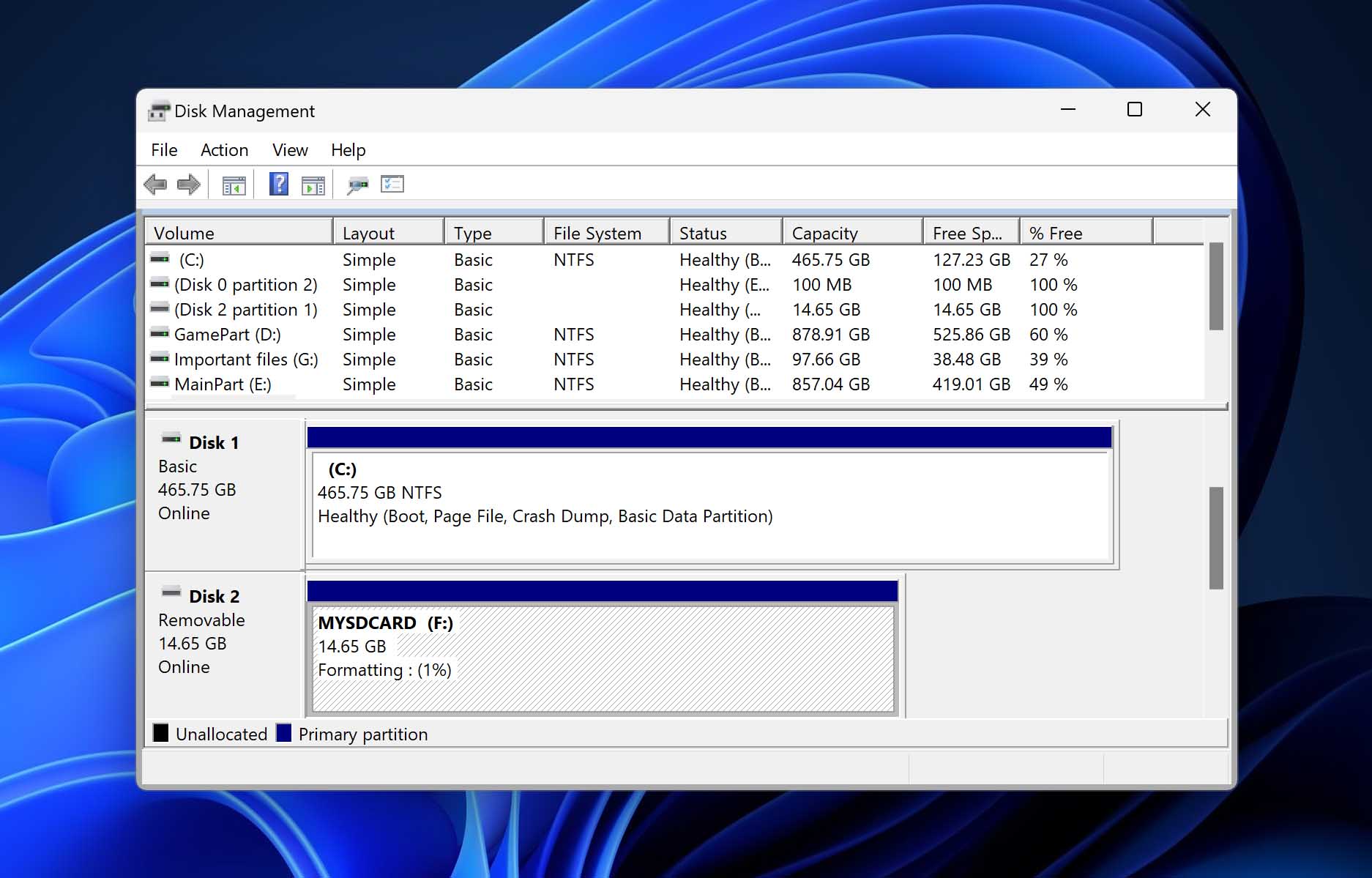 Full SD Card Format in progress in Disk Management app.