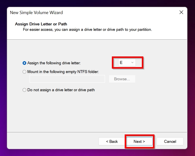 Drive letter screen in the simple volume wizard