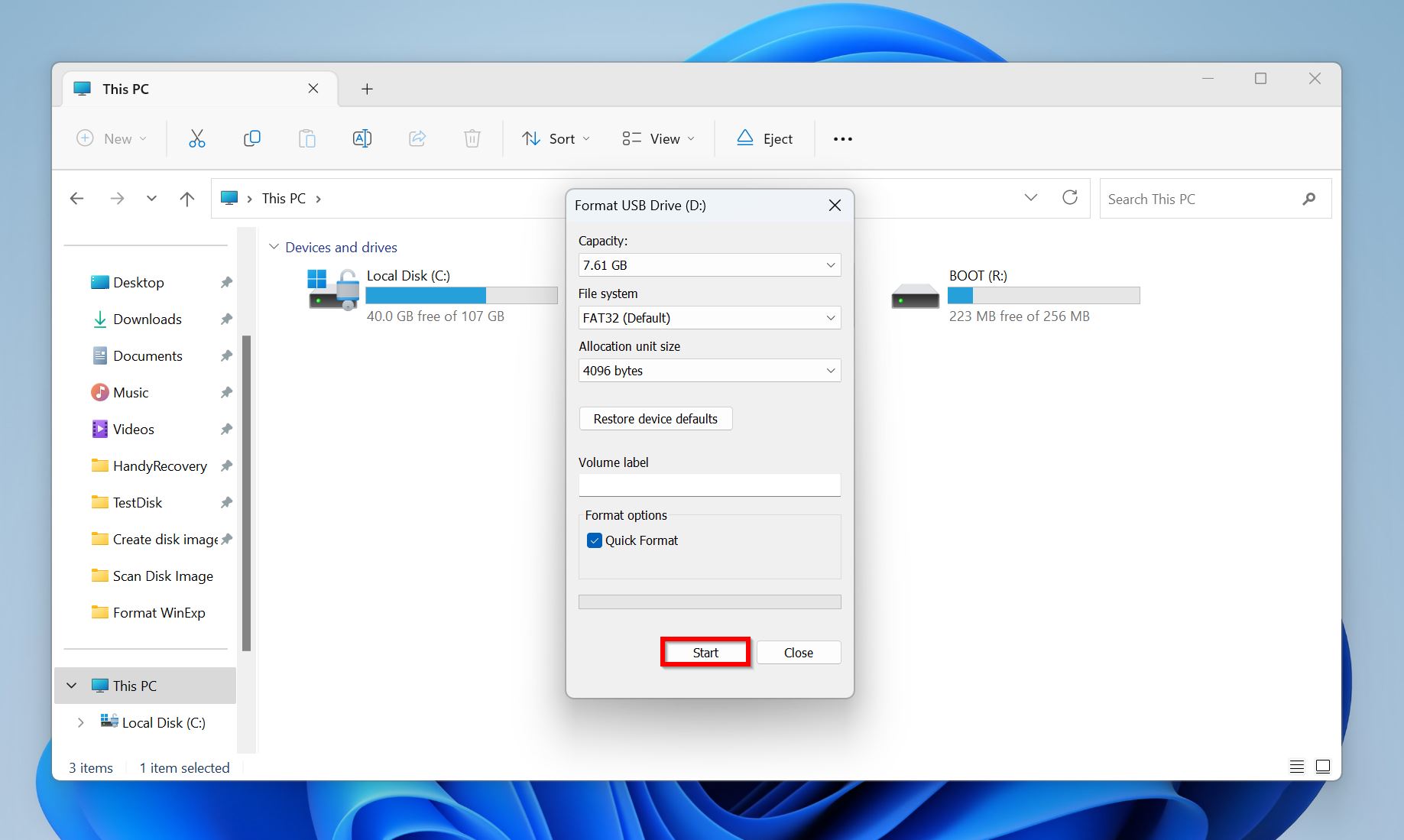 Screenshot of a Windows format dialog box for a USB Drive (D:) with a capacity of 7.61 GB, displaying the FAT32 file system as the default selection, an allocation unit size of 4096 bytes, and the 'Quick Format' option checked, ready to start the formatting process.