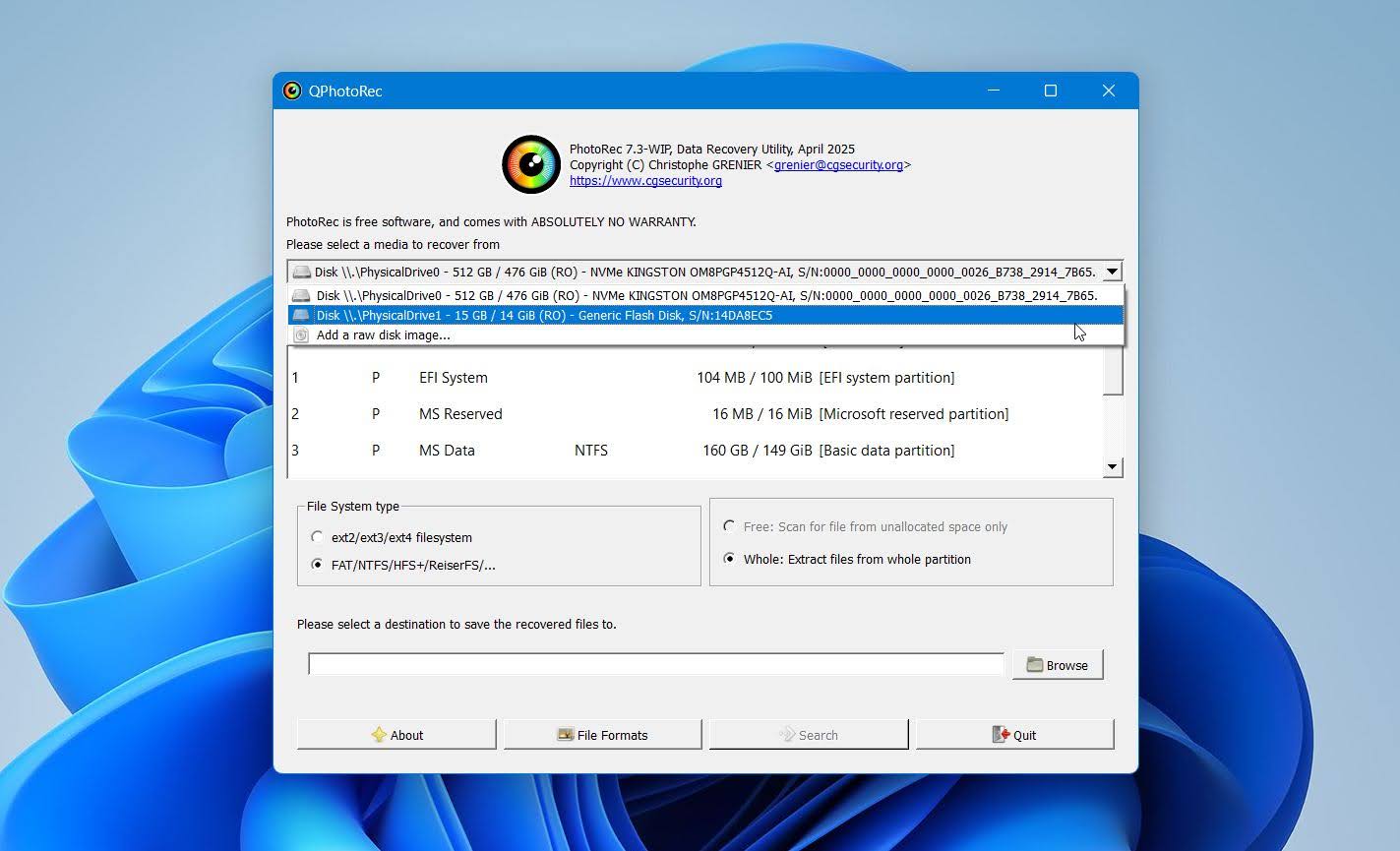 Select the CFast card in the qPhotoRec dropdown menu before scanning