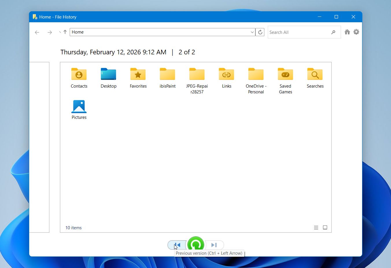 Selecting a backup version in File History.